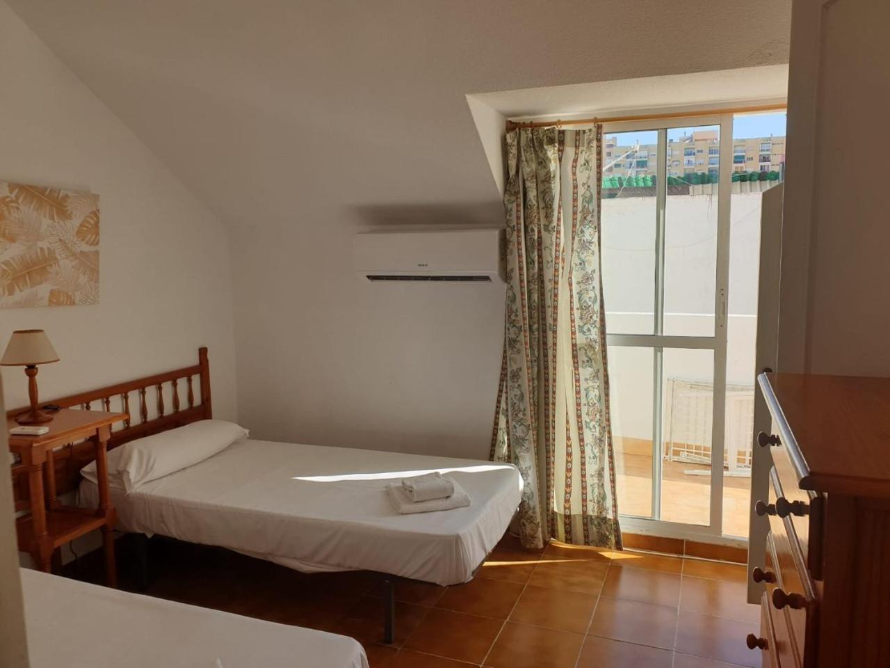 Apartamento Decada Cervantes 19 فوينخيرولا المظهر الخارجي الصورة